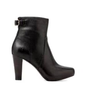 FRYE Marissa Zip short black leather boots